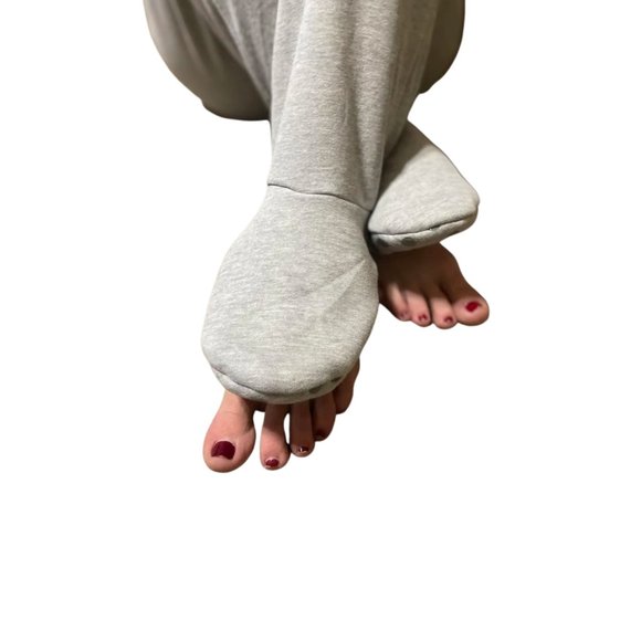 QD Threads Joggers with attached slippers - Picture 2 of 6